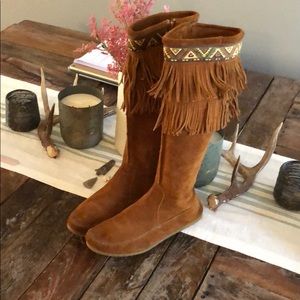 Gorgeous Minnetonka knee high moccasins.